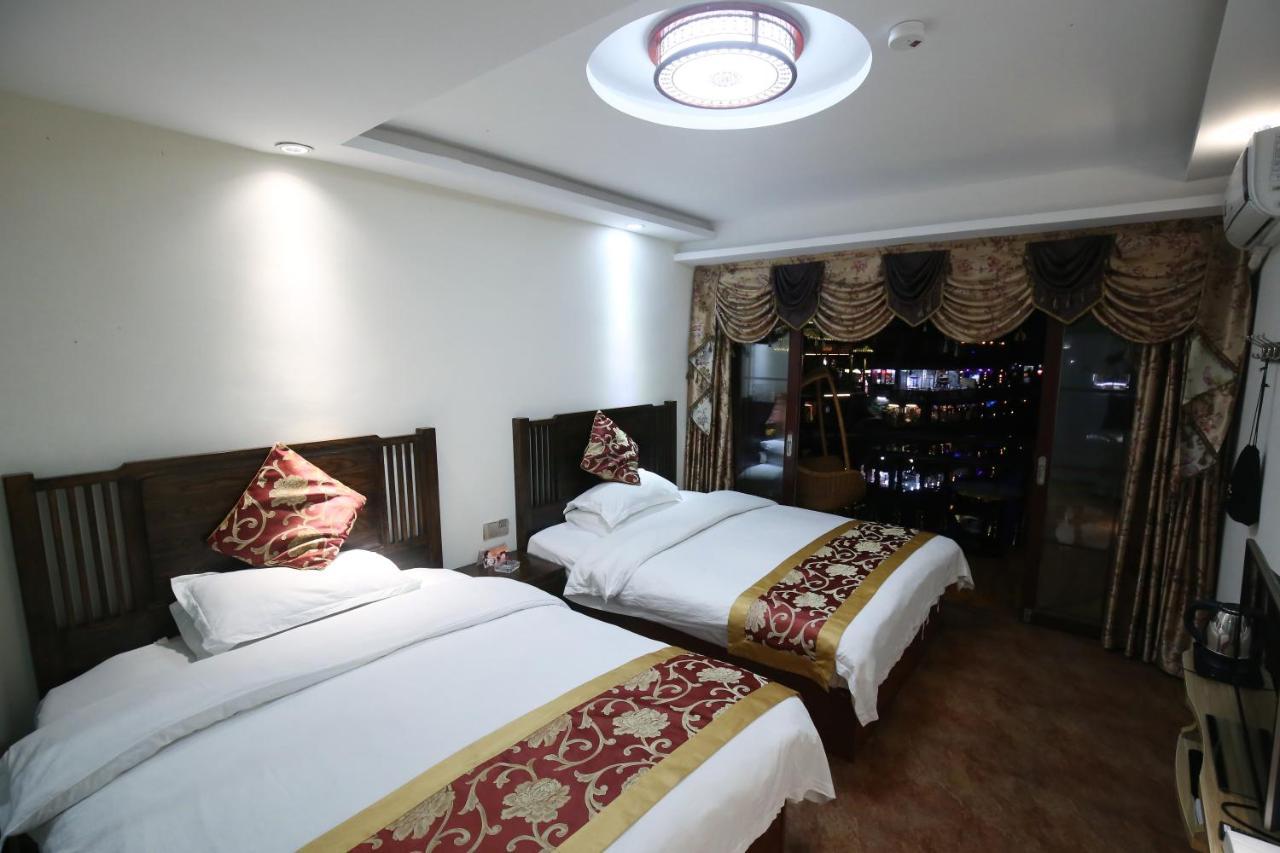 Lqj Riverside Guest House เฟิ่งหวง ภายนอก รูปภาพ