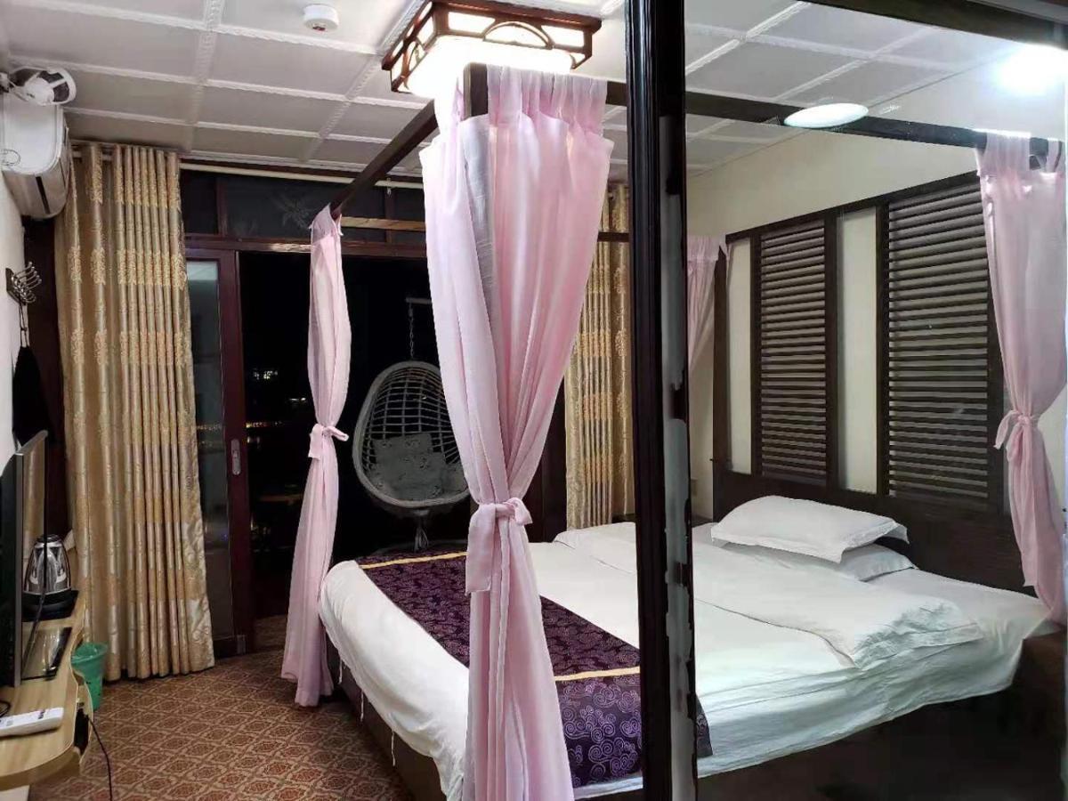 Lqj Riverside Guest House เฟิ่งหวง ภายนอก รูปภาพ