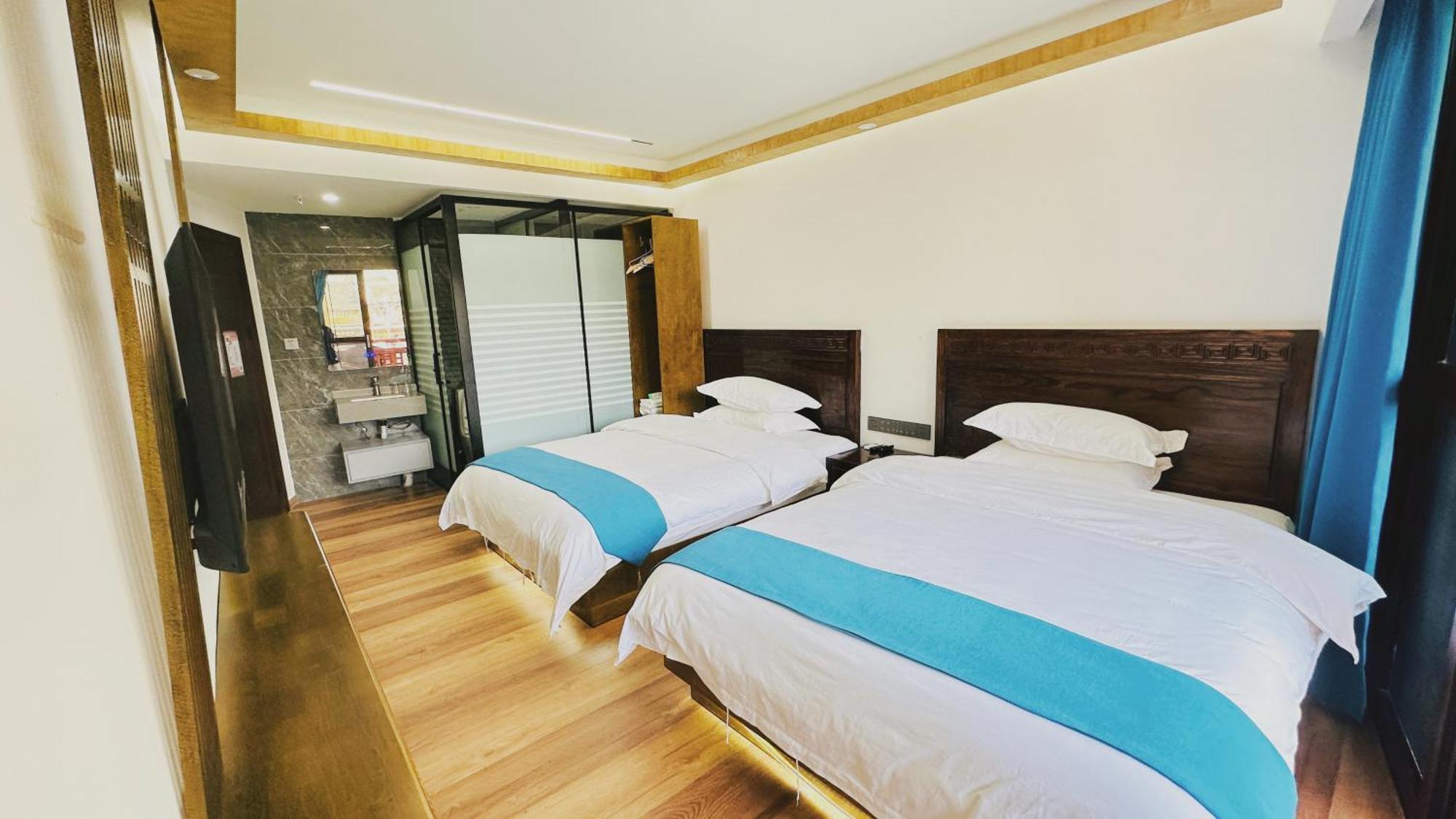 Lqj Riverside Guest House เฟิ่งหวง ภายนอก รูปภาพ