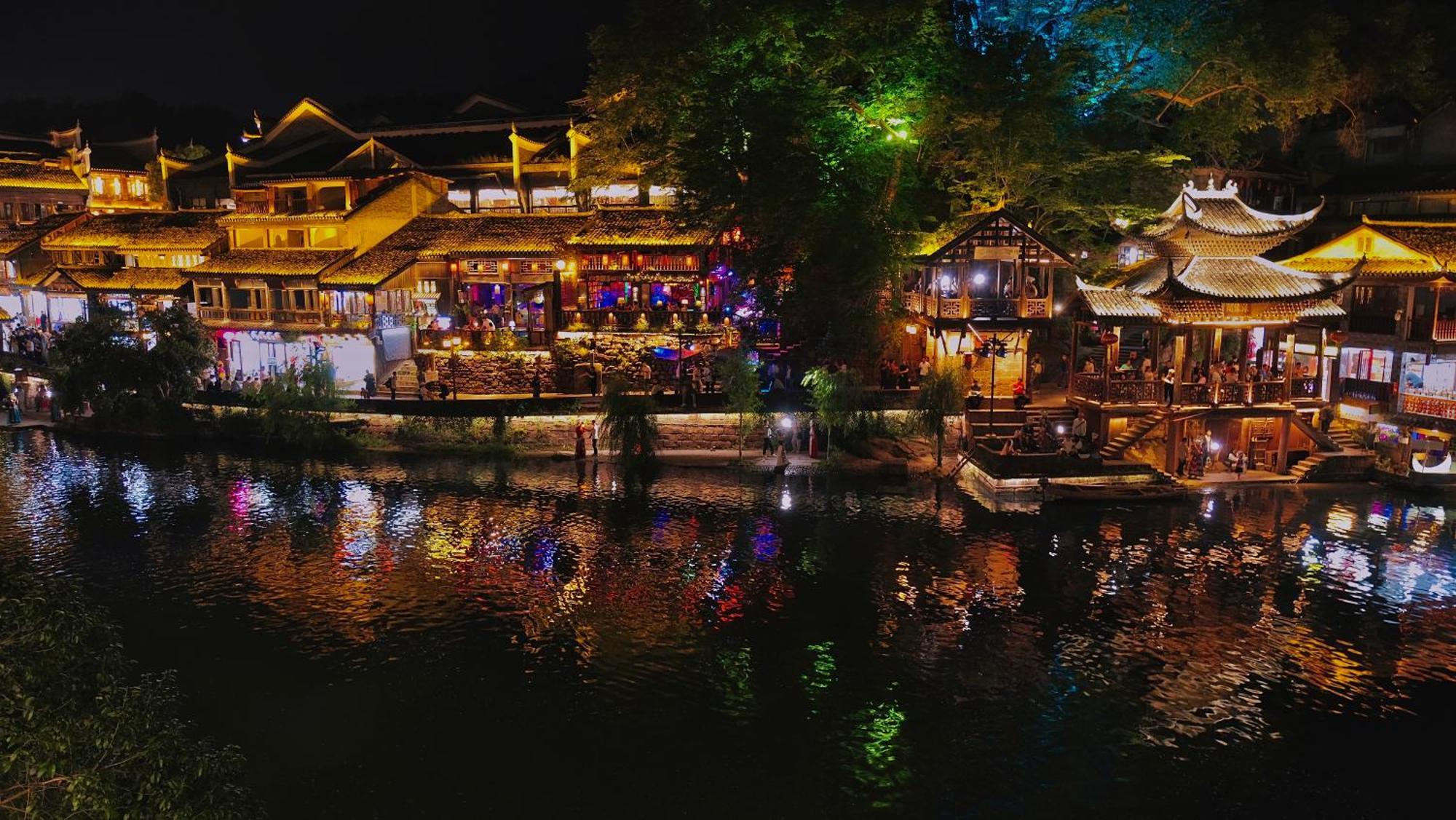 Lqj Riverside Guest House เฟิ่งหวง ภายนอก รูปภาพ